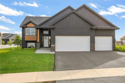/international/us/18560-hexham-lane-lakeville-mn-110106698007/