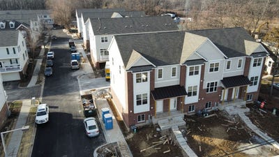 /international/us/183-eli-court-des-plaines-il-110104924220/