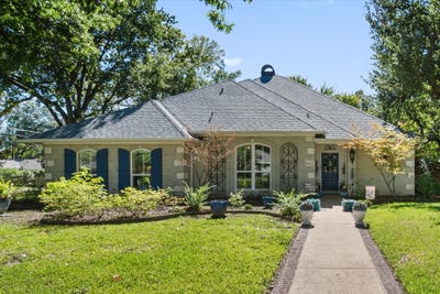 /international/us/1601-bridle-path-corsicana-tx-110120425560/