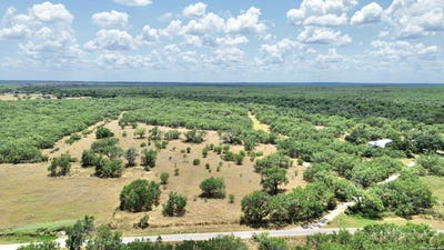 /international/us/24-52-acres-on-campbell-blvd-campbellton-tx-110109786134/