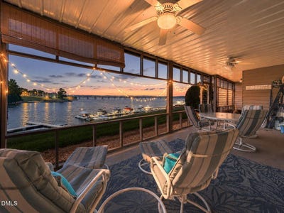 /international/us/63-the-moorings-clarksville-va-110107747906/