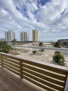 /international/us/8468-gulf-boulevard-navarre-fl-110108575505/