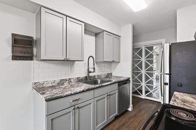 /international/us/810-6th-street-s-1-hopkins-mn-110109887614/