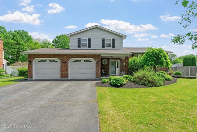 /international/us/28-elizabeth-drive-new-scotland-ny-110099992937/