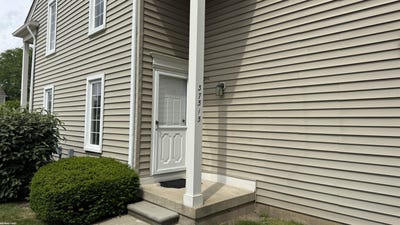 /international/us/37515-stonegate-circle-clinton-township-mi-110108543557/