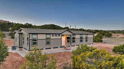 /international/us/19-edge-of-woods-road-tijeras-nm-110106275410/