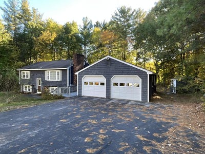 /international/us/15-cedar-street-casco-me-110119660548/