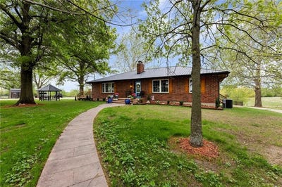 /international/us/32240-n-rockville-road-louisburg-ks-110107542448/