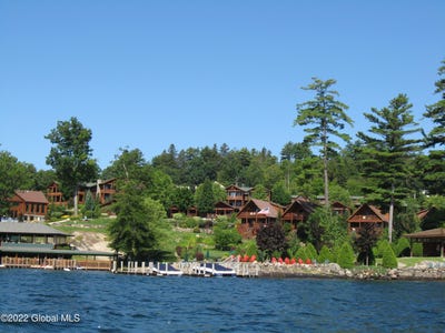 /international/us/3210-lake-shore-drive-lake-george-ny-110100590107/