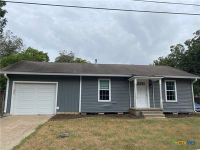 /international/us/121-e-15th-street-shiner-tx-110102284102/