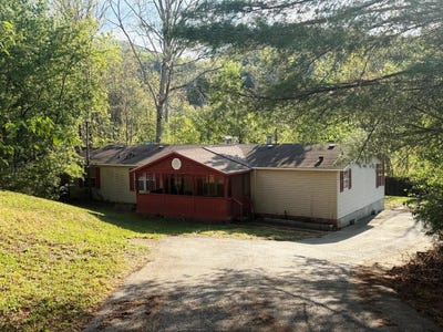 /international/us/2700-bradshaw-rd-elliston-va-110107459305/