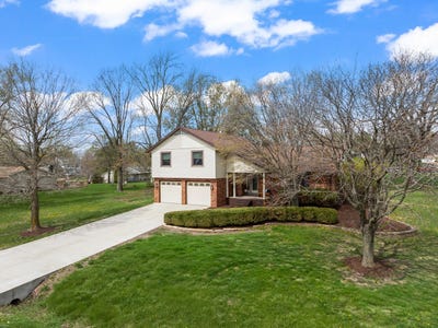 /international/us/15878-old-orchard-road-bloomington-il-110107240773/