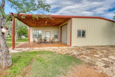 /international/us/948-county-road-314-llano-tx-110104218047/