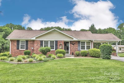 /international/us/108-ridge-street-jonesville-nc-110100162702/