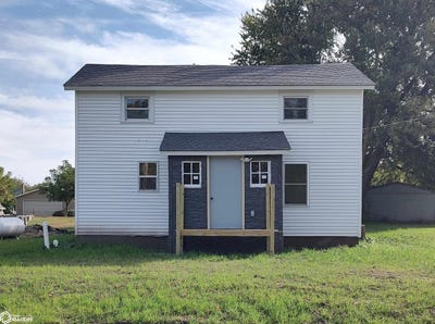 /international/us/304-buhrow-street-laurel-ia-110120549417/