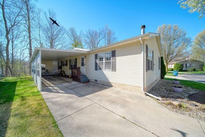 /international/us/448-raisin-river-drive-adrian-mi-110107478426/
