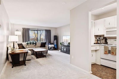 /international/us/4120-parklawn-avenue-edina-mn-110103373070/