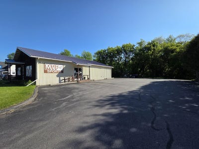 /international/us/11-pine-street-potsdam-ny-110097348358/?lang=en
