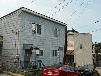 /international/us/1117-1117-1-2-hall-st-pittsburgh-pa-110119397799/