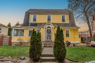 /international/us/12-40-beech-court-college-point-ny-110106673782/