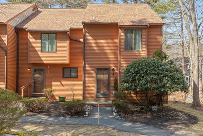 /international/us/8-dunvegan-woods-drive-hampton-nh-110106616678/