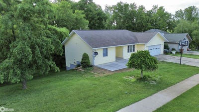 /international/us/1005-n-16th-street-denison-ia-110100426759/