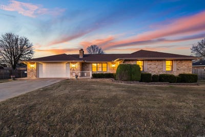 /international/us/1515-pine-tree-lane-mountain-home-ar-110106817217/