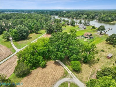 /international/us/1458-new-point-comfort-highway-mathews-va-110109034561/