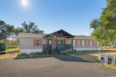 /international/us/3015-eichman-rd-poteet-tx-110119791879/