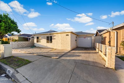 /international/us/413-w-223rd-street-carson-ca-110105388536/
