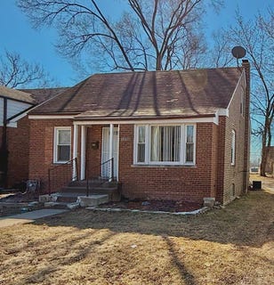 /international/us/213-e-143rd-street-dolton-il-110108098790/