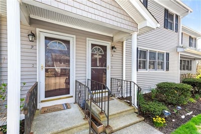 /international/us/447-stafford-road-tiverton-ri-110100129720/