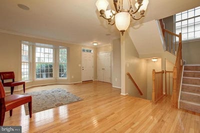 /international/us/9611-normanton-way-manassas-va-110105840503/
