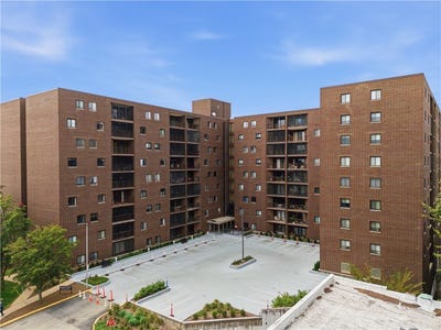 /international/us/5600-munhall-rd-squirrel-hill-pa-110119948232/