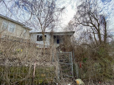 /international/us/141-eversole-street-hazard-ky-110083964848/
