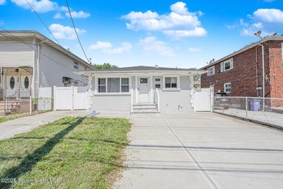 /international/us/3601-hylan-boulevard-staten-island-ny-110101271159/?lang=id