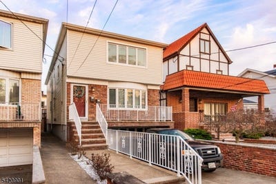 /international/us/230-avenue-a-bayonne-city-nj-110107385162/