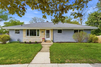 /international/us/1004-e-newhall-ave-waukesha-wi-110107879600/