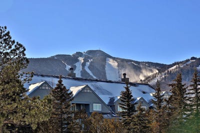 /international/us/228-east-mountain-road-killington-vt-110098342488/