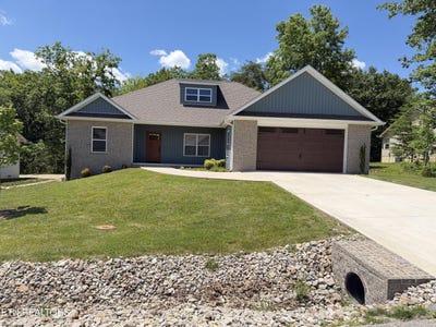 /international/us/209-amherst-lane-crossville-tn-110108470420/