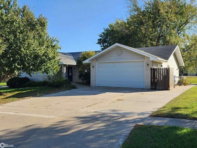 /international/us/1200-s-15th-street-denison-ia-110102801976/