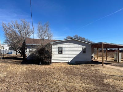 /international/us/802-s-maple-avenue-friona-tx-110106697678/