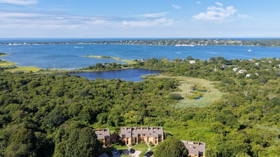 /international/us/21-s-fulton-st-5-montauk-ny-110109408350/