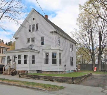 /international/us/15-maple-street-bangor-me-110108610293/