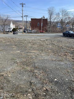 /international/us/110-1st-avenue-waterford-ny-110120510261/