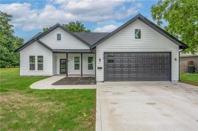 /international/us/1927-e-sixth-street-sedalia-mo-110099123755/