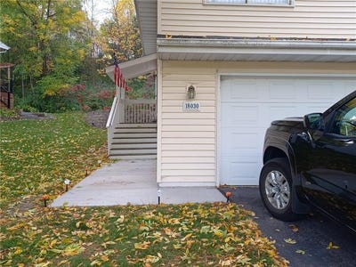 /international/us/18030-covington-path-minnetonka-mn-110108985393/