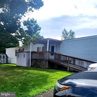 /international/us/11-frieden-manor-schuylkill-haven-pa-110101450932/