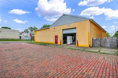 /international/us/606-9th-street-ne-canton-oh-110107654326/
