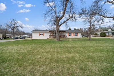 /international/us/21-10th-avenue-ne-elbow-lake-mn-110107571942/